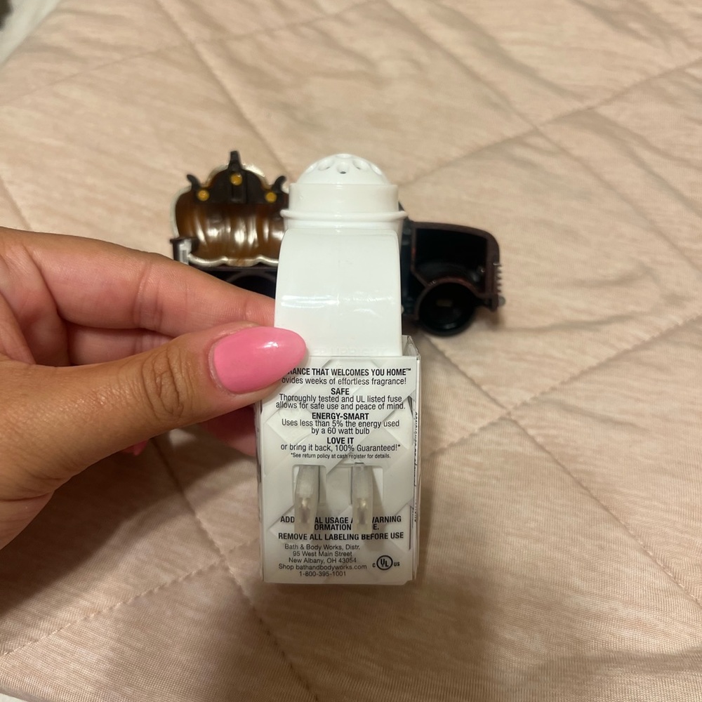 Wall Plug Ins - Picture 6 of 8